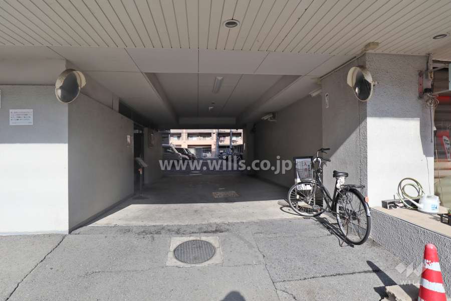 駐車場の入り口