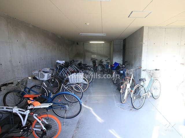 駐輪場（屋内）