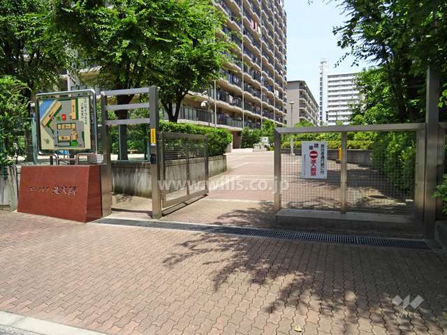 敷地入口