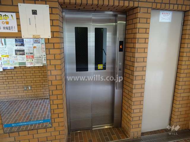 駐車場出入り口（ロボットゲート付）