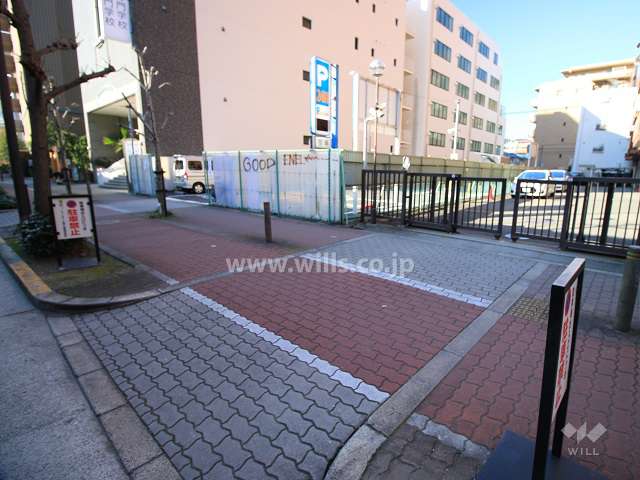 駐車場出入り口