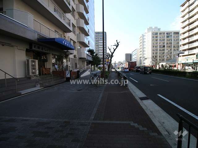 敷地北側の前面道路