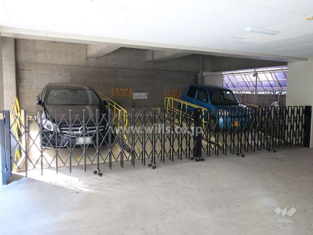敷地内駐車場（屋内機械式）
