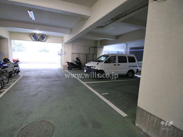敷地内駐車場（屋内平面式）