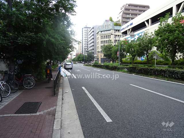 敷地北側の前面道路