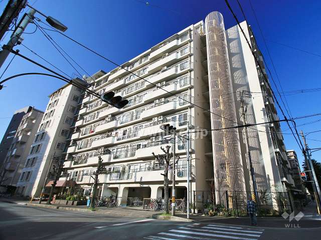 プラザ新大阪の外観（北東側から）