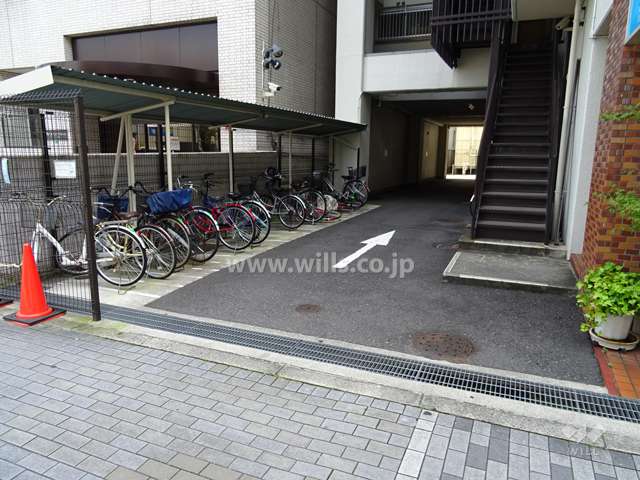 駐車場出入り口