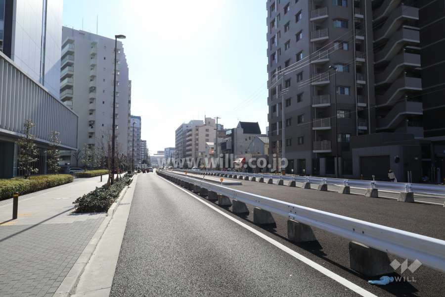 敷地東側の前面道路
