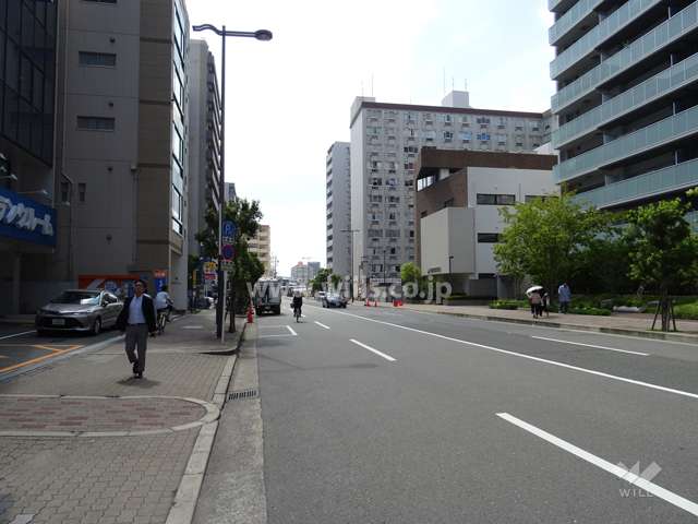 北側前面道路(東側から)-(2)