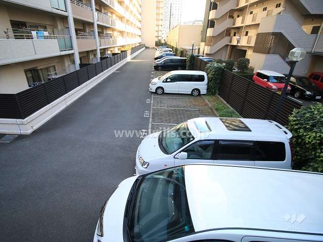 敷地内駐車場（屋外平面式）