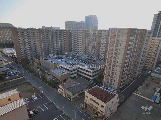アッドパープレイスの遠景（北西側から）