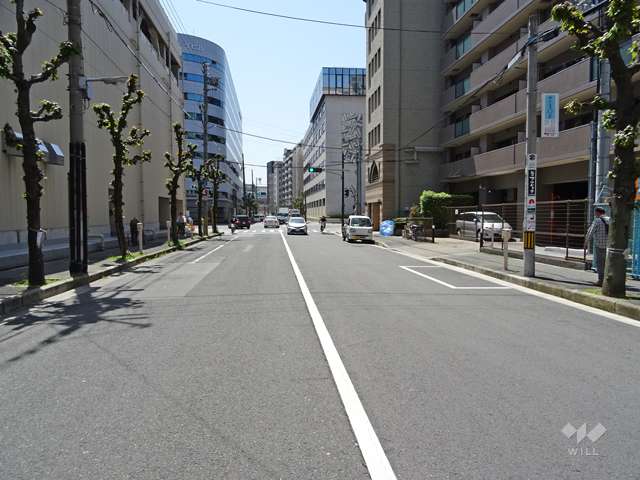 敷地東側の前面道路