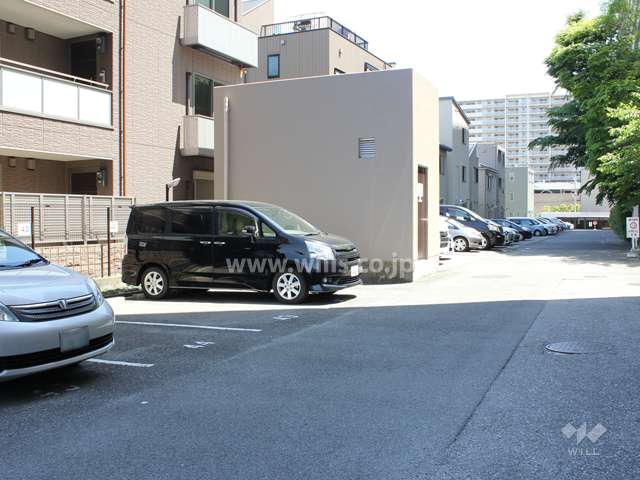敷地内駐車場（屋外平面式）