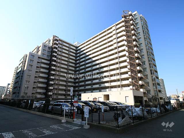 ファミールハイツ北大阪4号棟の外観（北東側から）