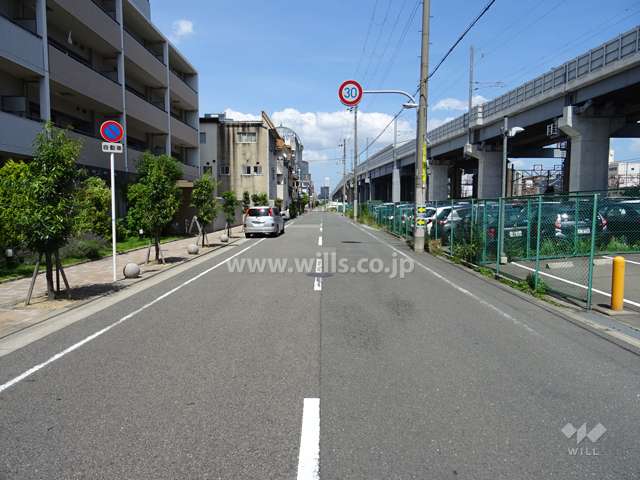 敷地南東側の前面道路