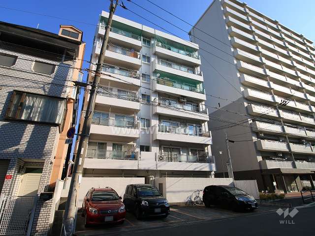 メゾン新大阪の外観（南西側から）