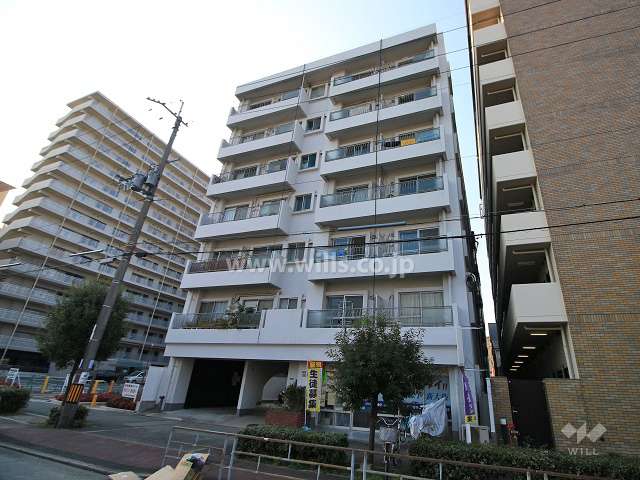 メゾン新大阪の外観（北西側から）