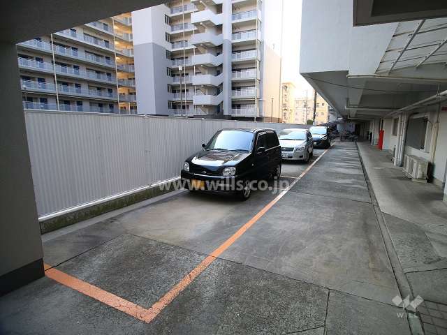敷地内駐車場（屋外平面式）