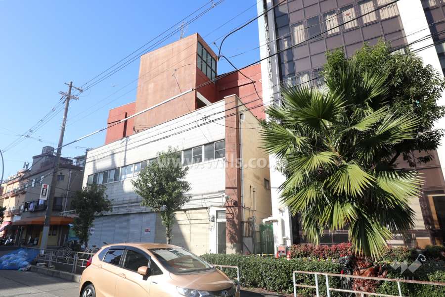 宏栄マンションの外観（南東側から）