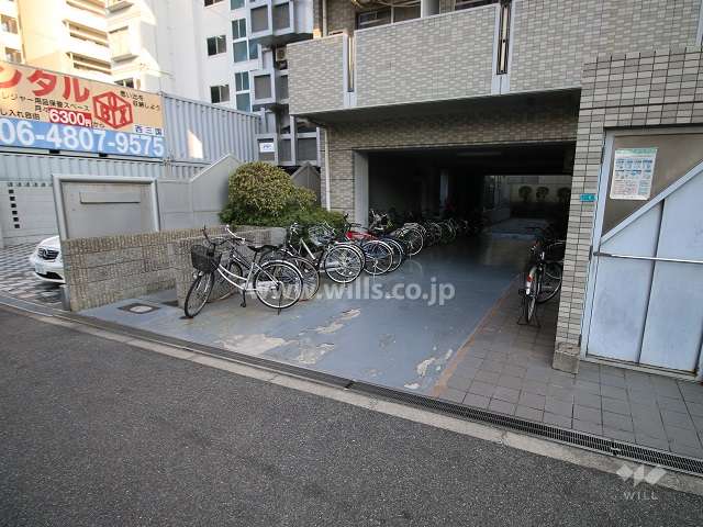 駐車場出入り口
