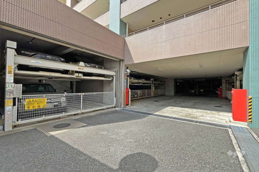 敷地内駐車場（屋内機械式）