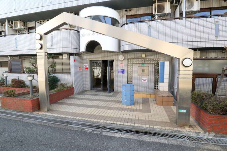 敷地入り口