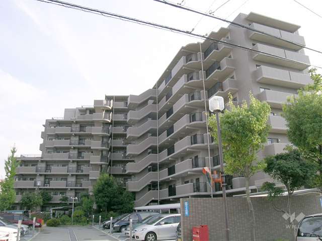ツインコート宝塚山本の外観（北側から）