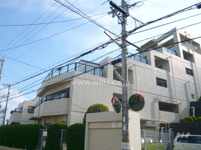 ライオンズマンション雲雀丘花屋敷の外観（北西側から）